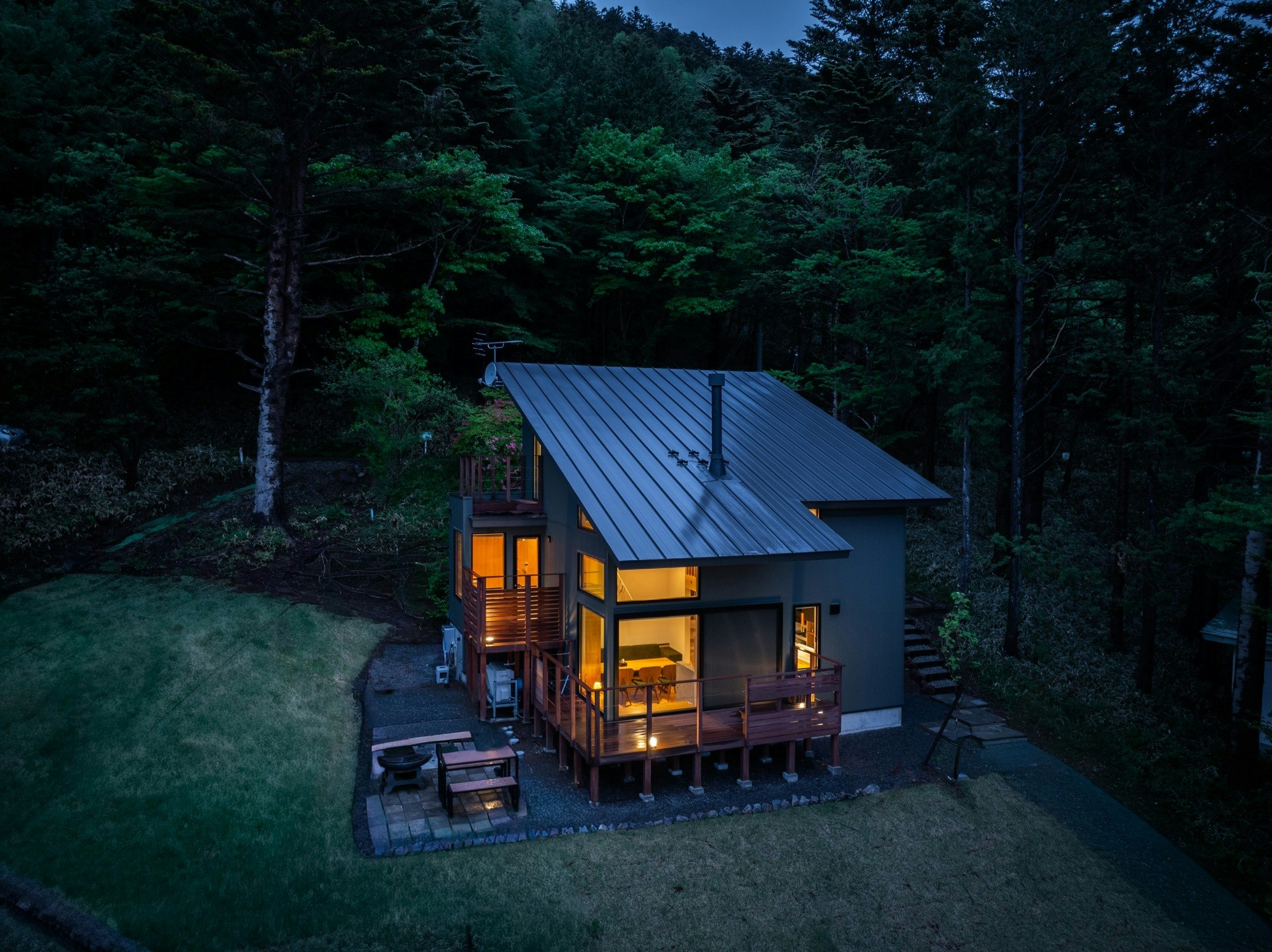 山の家(Nasu Skip House)、標高1200mのリトリート|眺望テラスと庭BBQ・石風呂