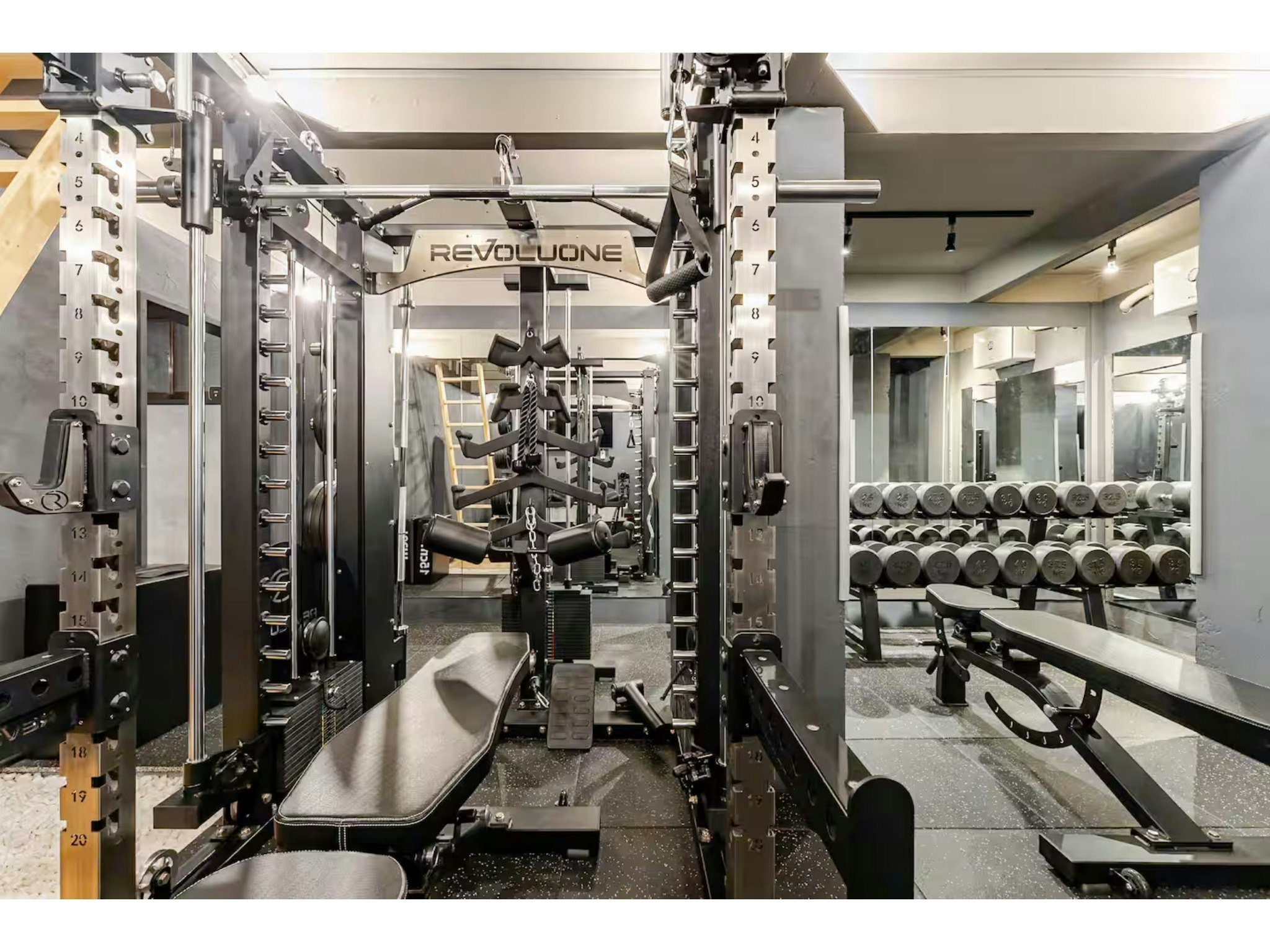 Fitness Villa 北軽井沢|本格ジムで大人のウェルネス滞在【軽井沢・草津の中間拠点】