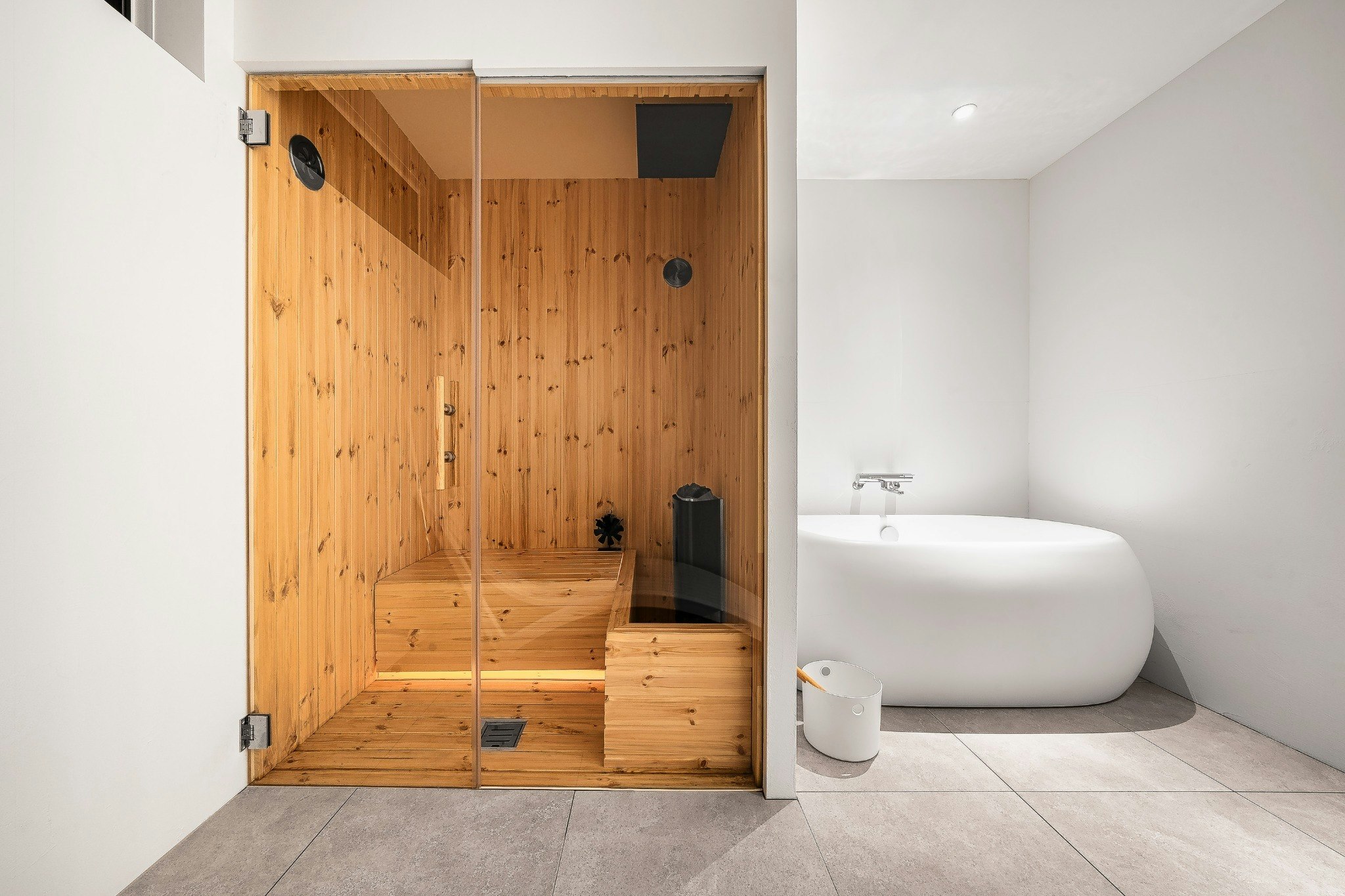 THE DWBL HOTEL W