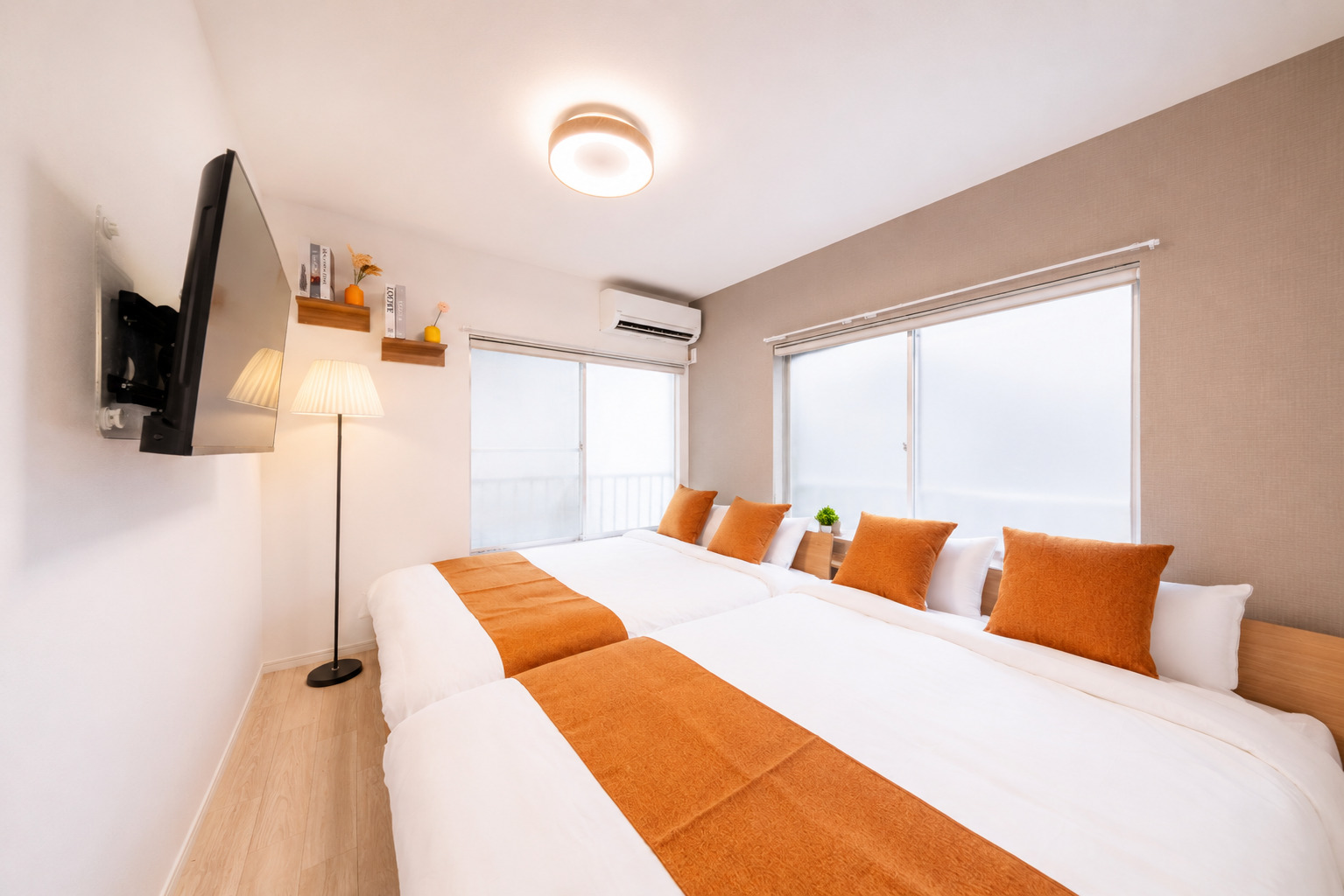 ベッド5台|最大10名|完全貸切戸建て|60m2|リノベーション済み|高速wi-fi|大人数でも快適