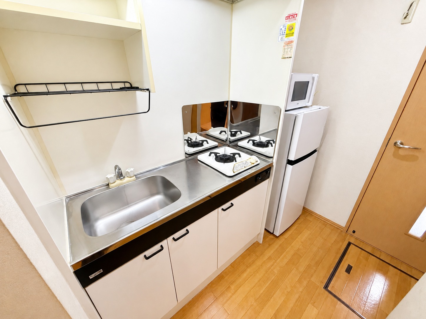 【101号室】洗濯機完備!家具家電・駐車場付き
