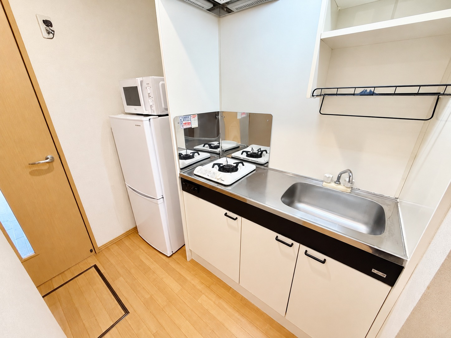 【103号室】洗濯機完備!家具家電・駐車場付き