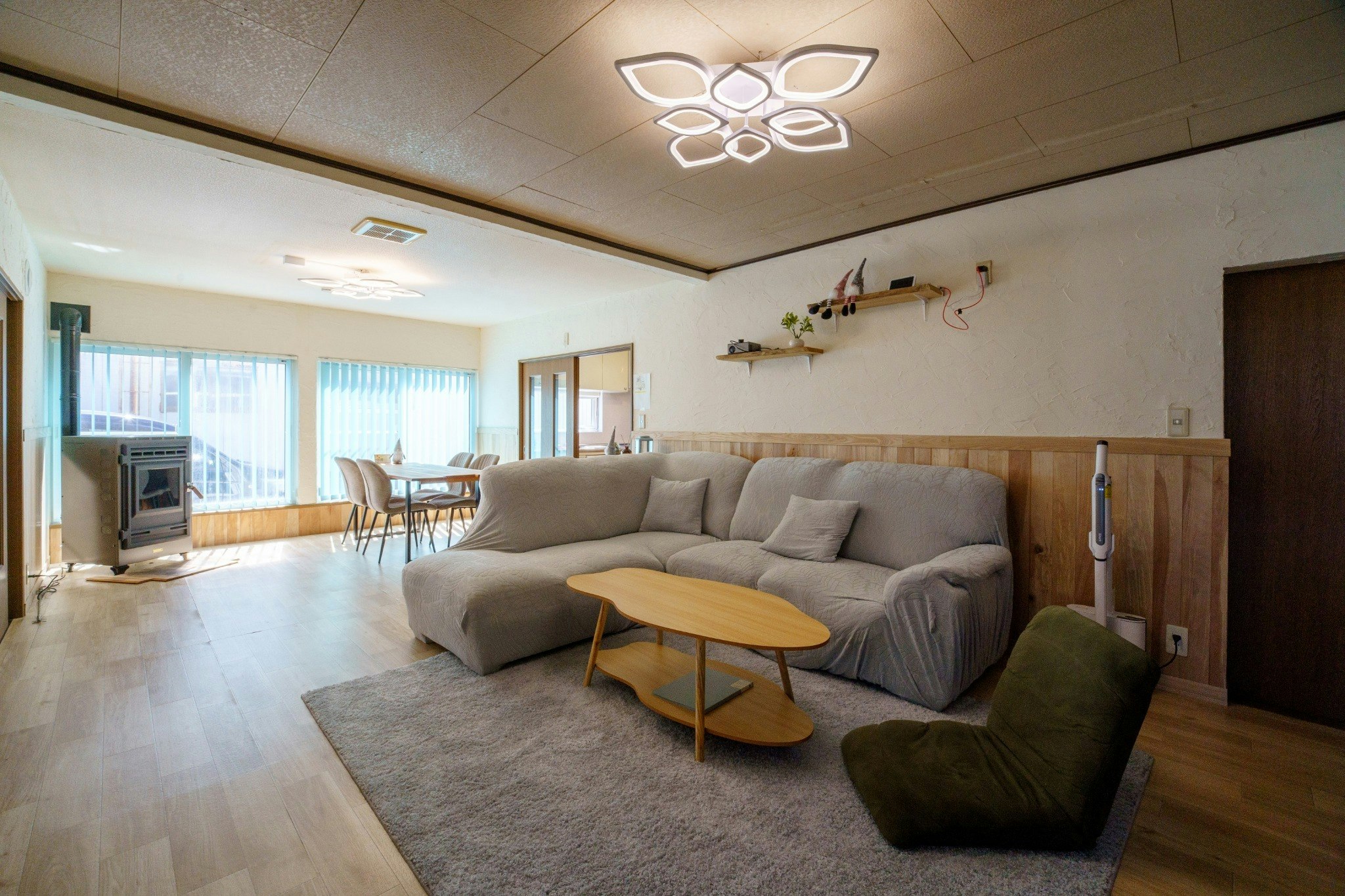 広々188m2(57坪)を独り占め!— 海まで5分、海と山に囲まれた一棟貸宿カジュアル素泊まりプラン