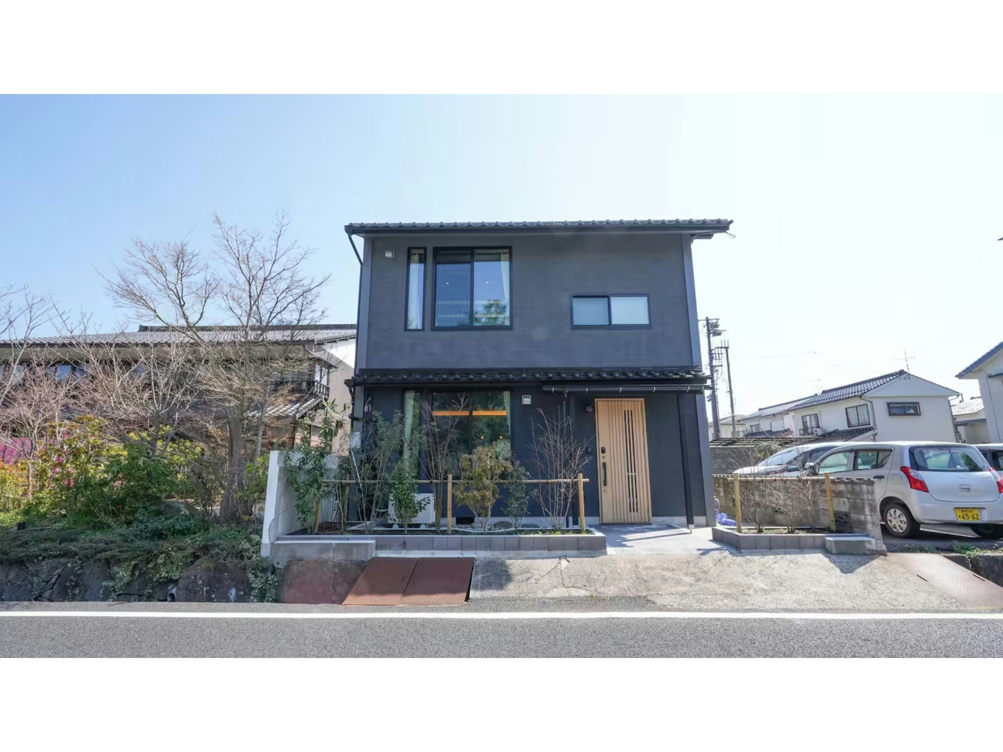 贅沢な一棟貸切無人宿泊施設|New|国宝松江城が目の前||無料Wi-Fi|6名様|禁煙