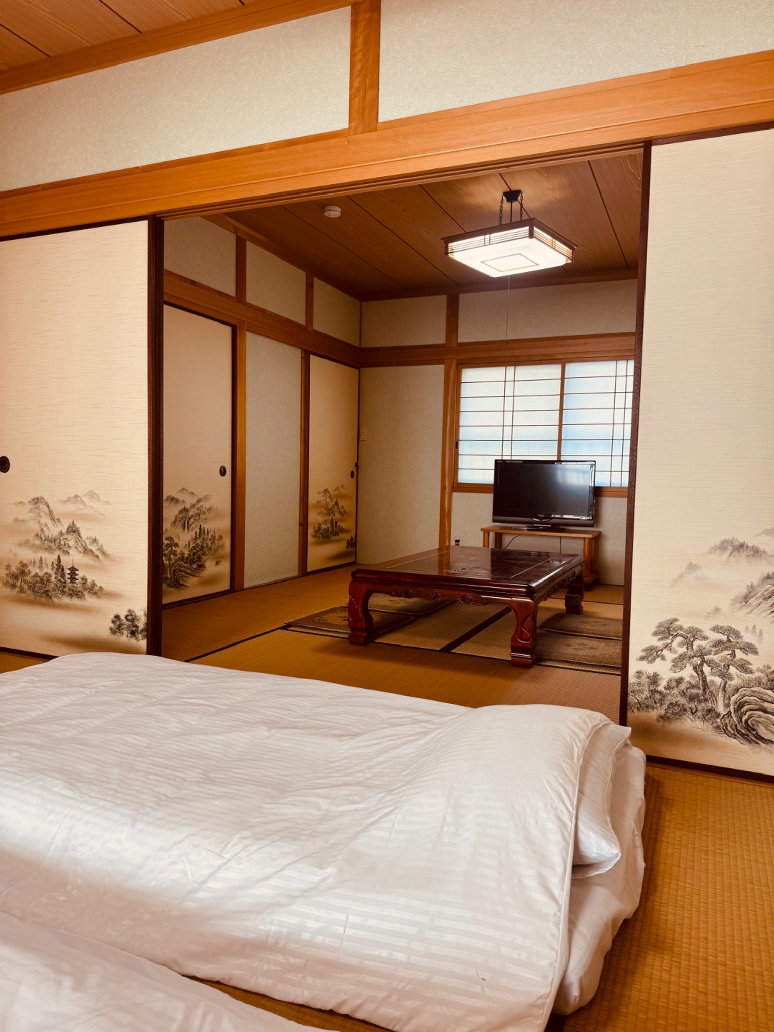 「TOYONAGA INN ザ・アネックス」クロスフィット&Hyroxジム経営の宿