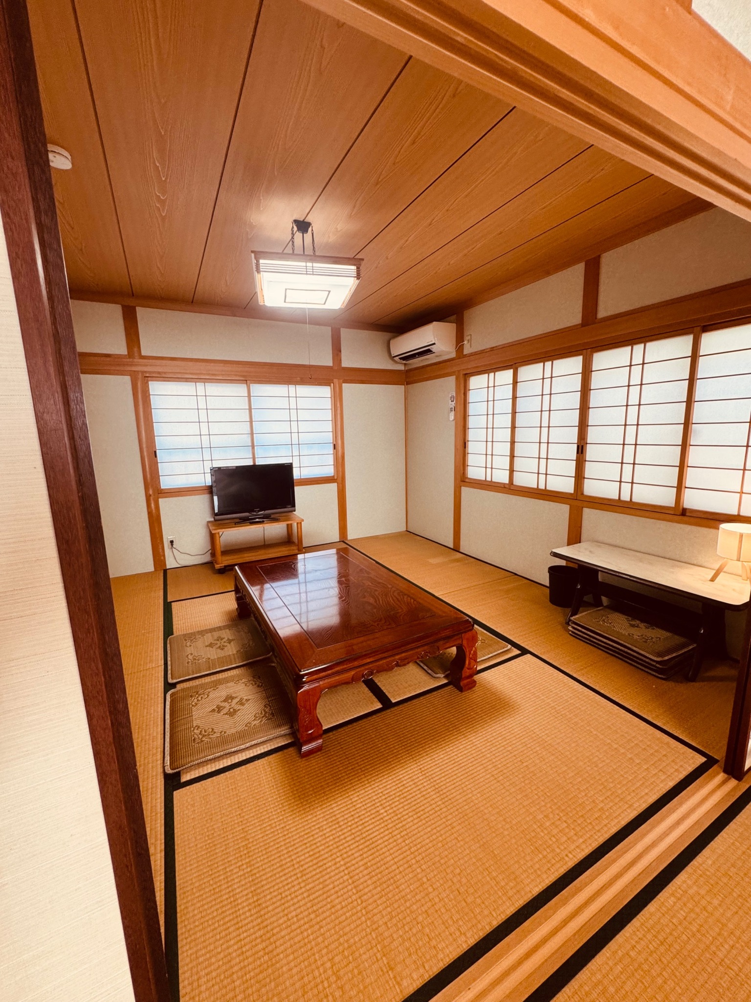 「TOYONAGA INN ザ・アネックス」クロスフィット&Hyroxジム経営の宿