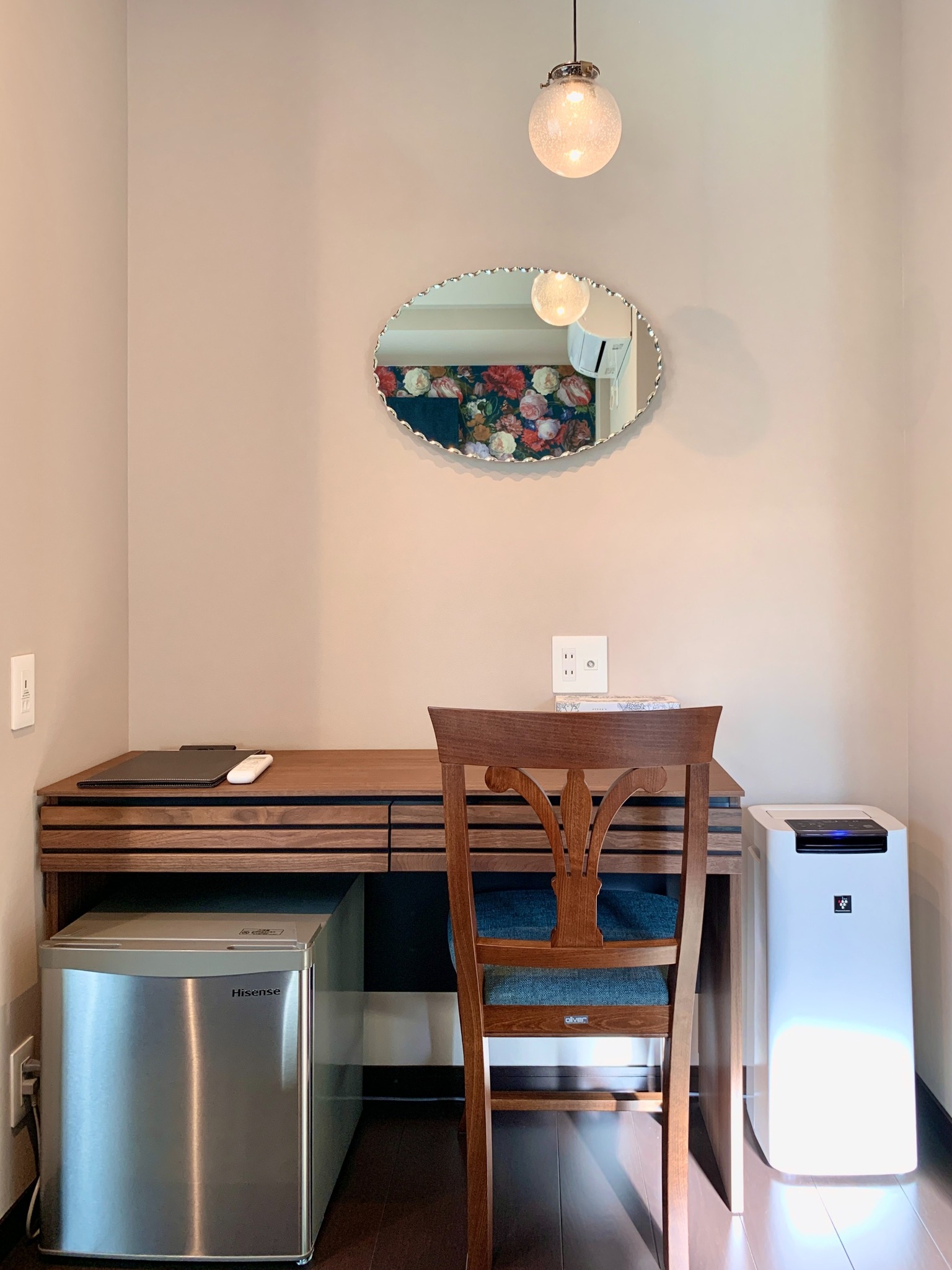 冷蔵庫、ポータブルTV、空気清浄加湿器常設