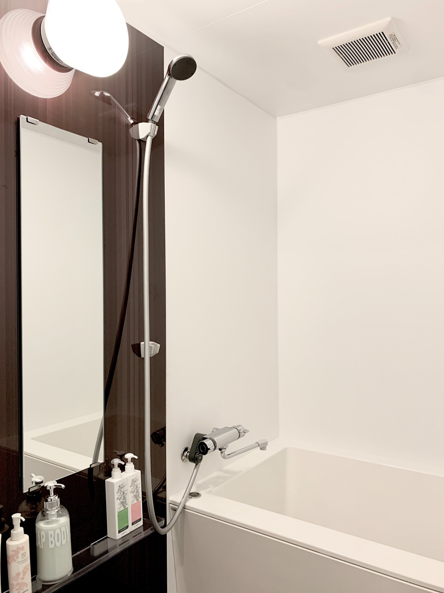 バスルーム(バスタブ付き)