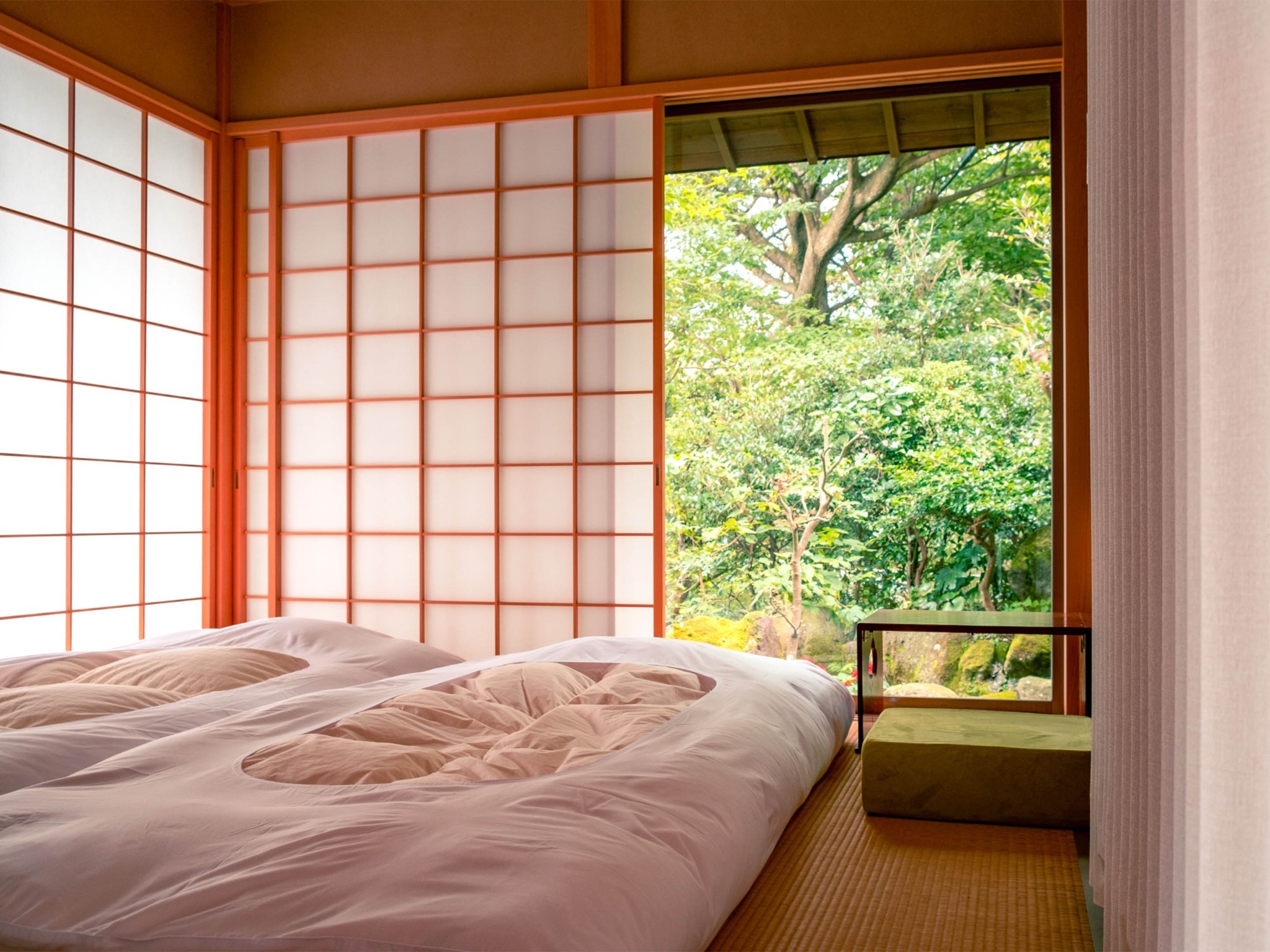・1階和室 緑ゆたかな庭が美しい、和の雰囲気を味わえるお部屋です