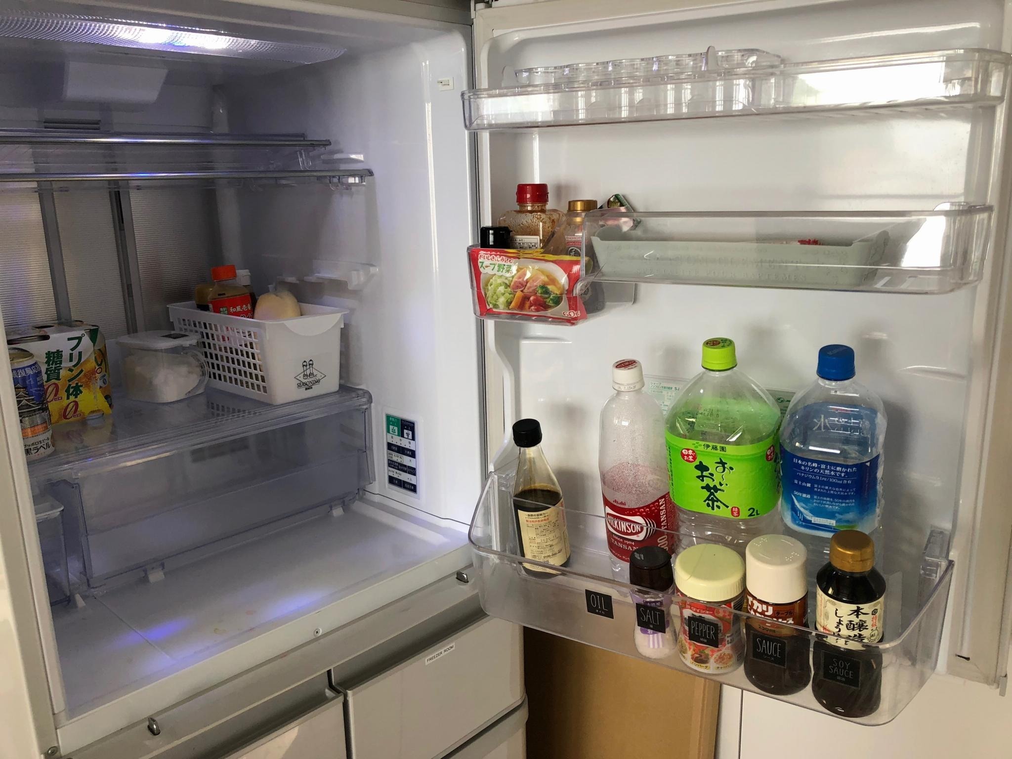 大型冷蔵庫 ※調味料は置いてません
