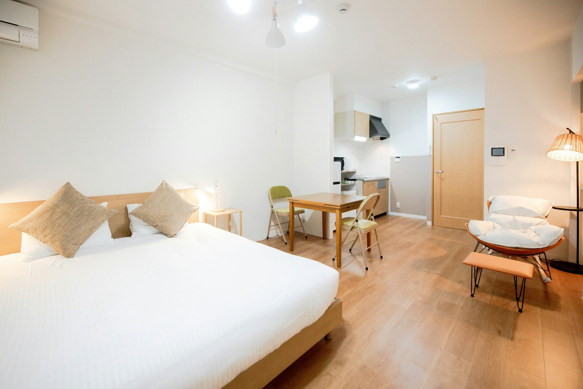 [C7] 烏丸御池駅から徒歩1分 観光抜群の立地 無料WIFI 最大2人