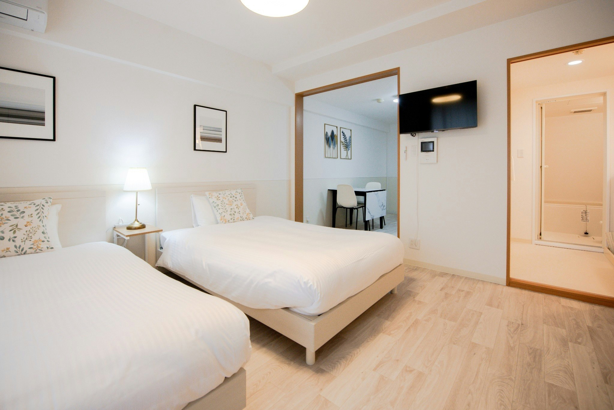 【小型犬同伴可】烏丸御池駅徒歩2分・落ち着いた空間で贅沢ステイ|ツイン|TV・キッチン・洗濯機