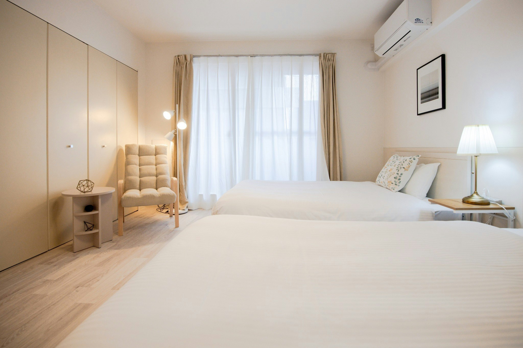 【小型犬同伴可】烏丸御池駅徒歩2分・落ち着いた空間で贅沢ステイ|ツイン|TV・キッチン・洗濯機