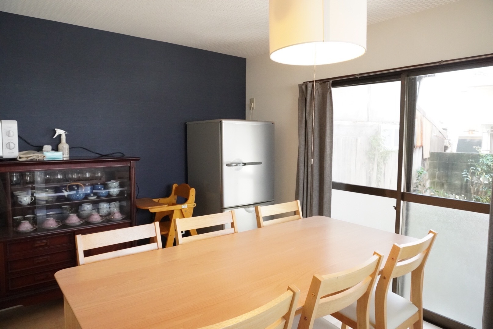 1階ダイニングキッチン 6人座れる