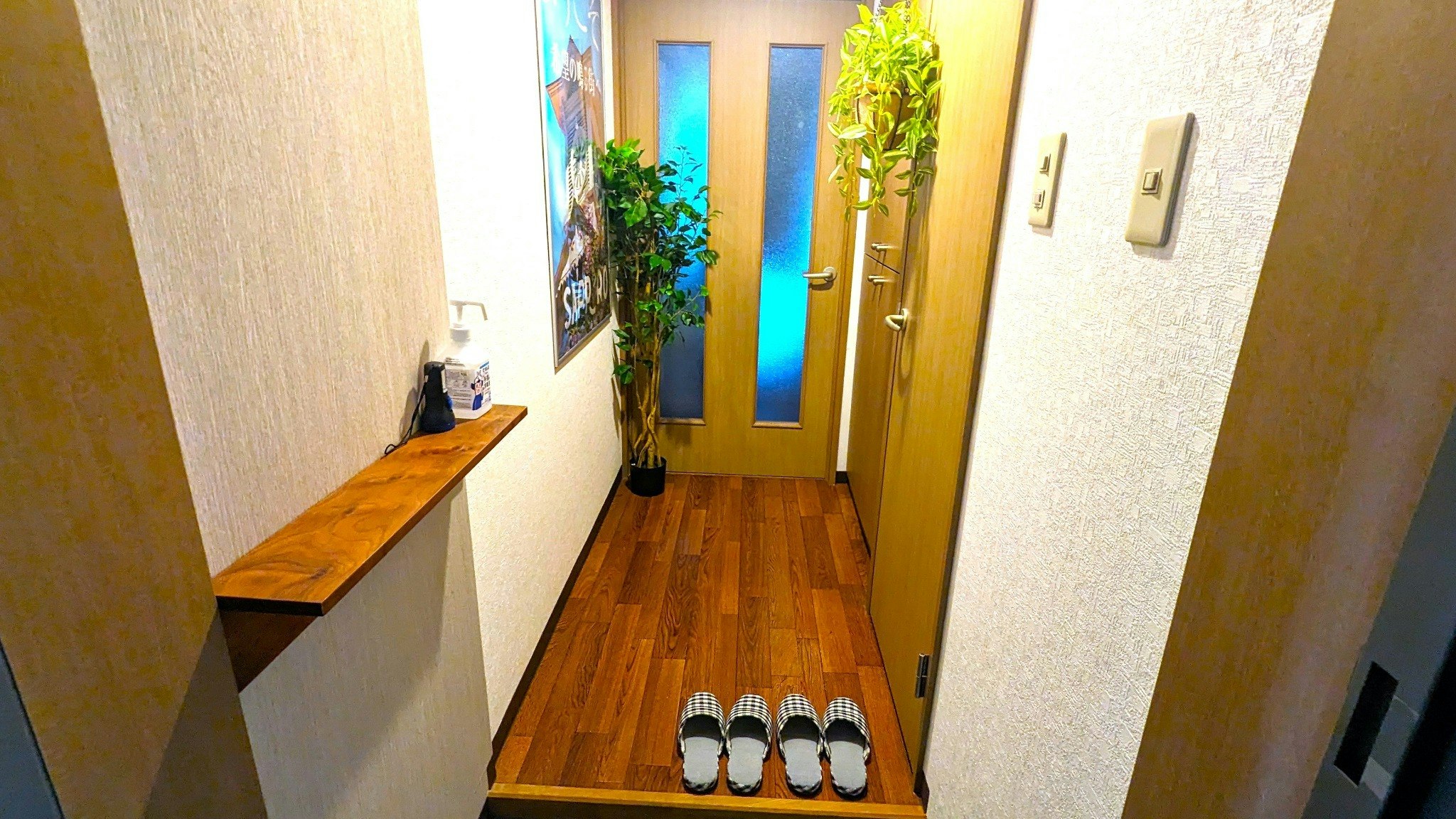 ダブルベッドタイプのプライベートルーム 札幌市内や新千歳空港までのアクセス良し