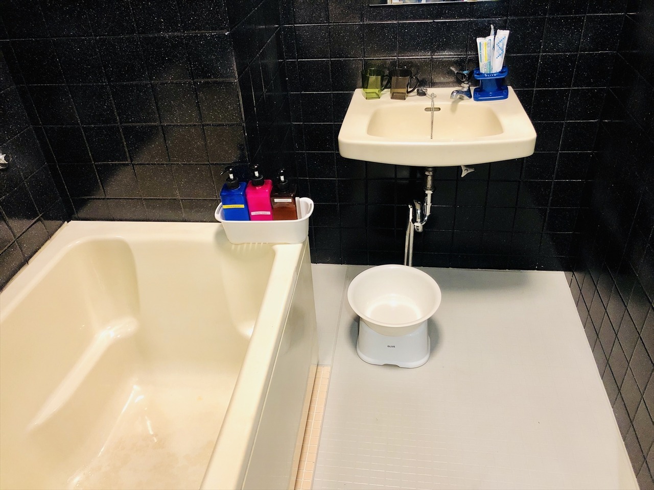 clean  bath room 