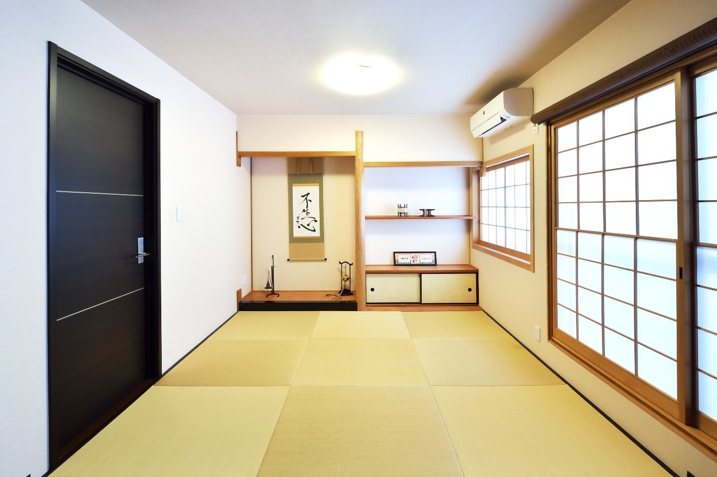 京都で暮らすように過ごす。路地の中の一軒家。