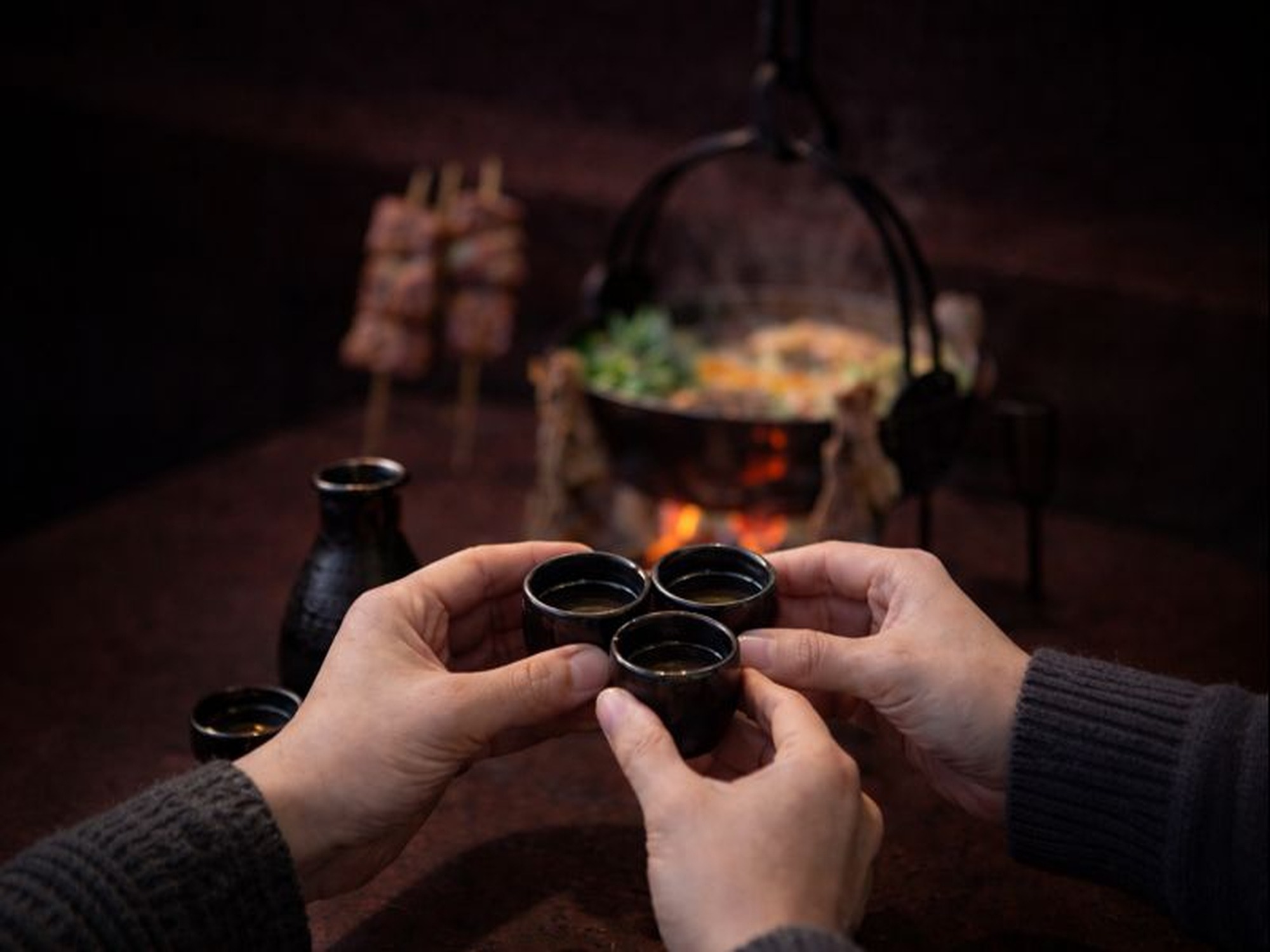 囲炉裏を囲み静かな夜をお楽しみください