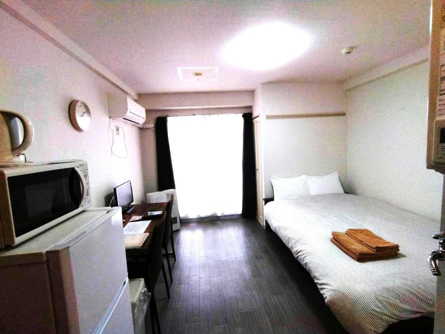 803号室、WIFI、ダブルベッド1台、地下鉄東豊線豊水すすきの駅徒歩5分、南北線中島公園駅6分