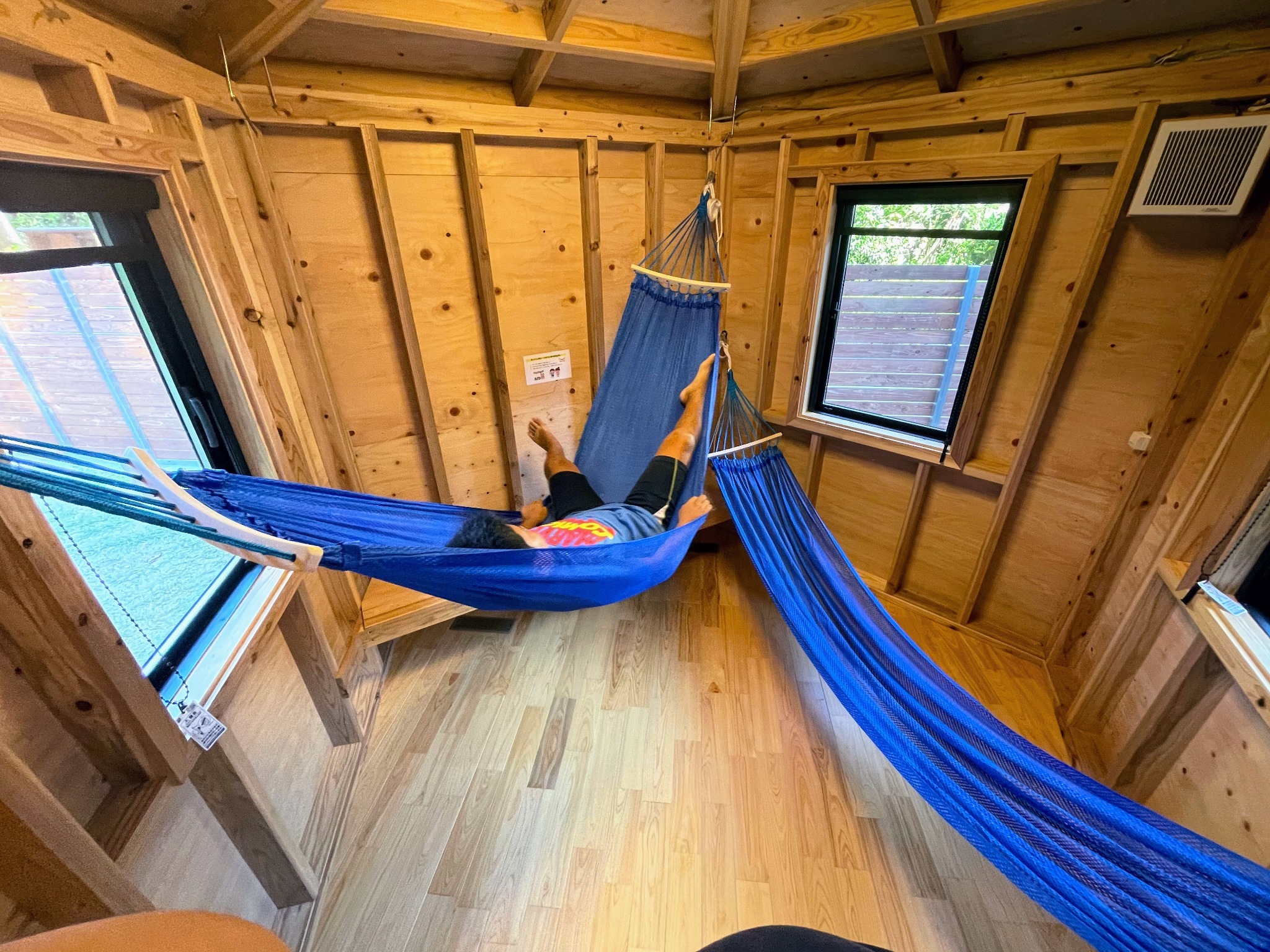 小屋の中のハンモック 80キロまで