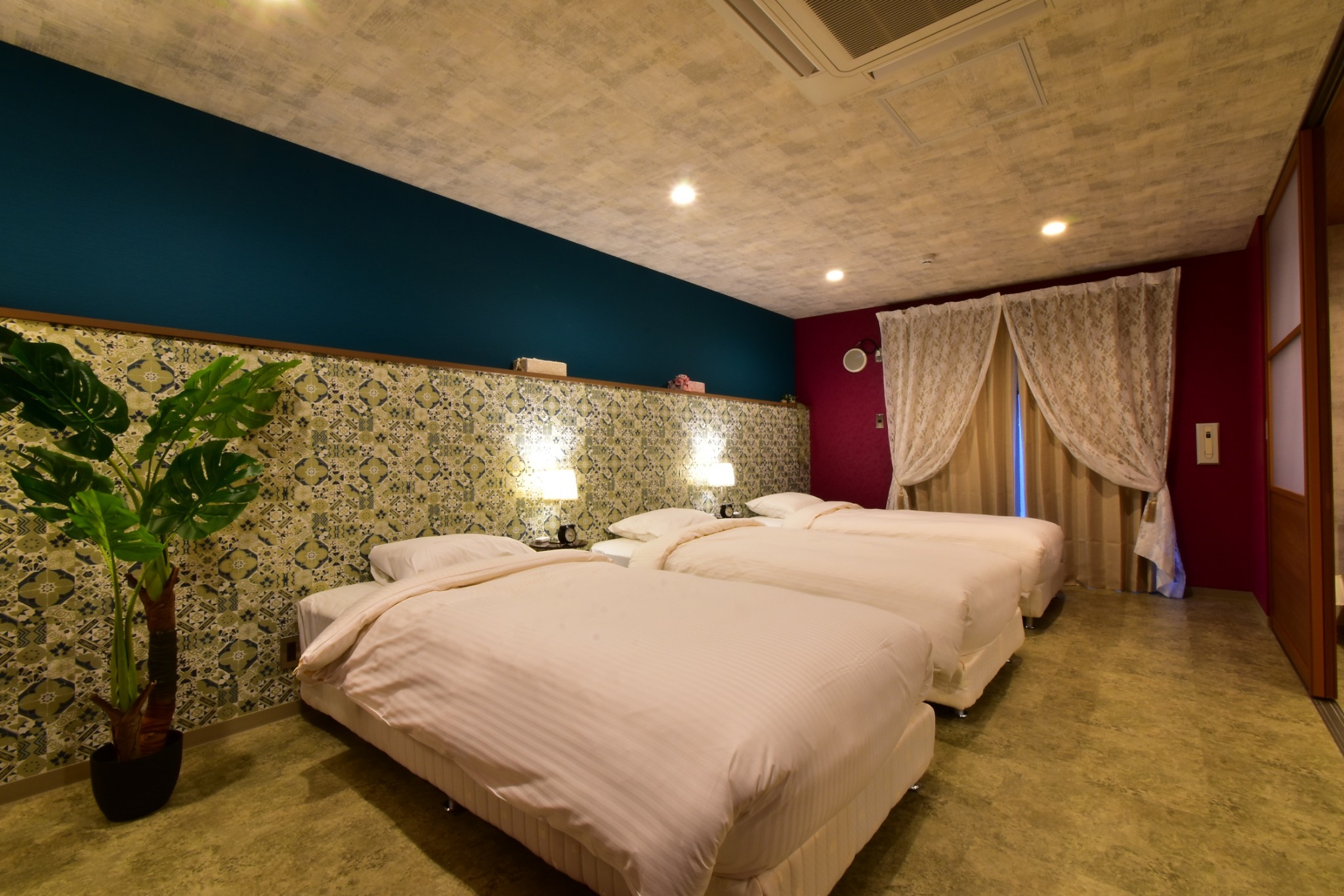 シングルベッド3台