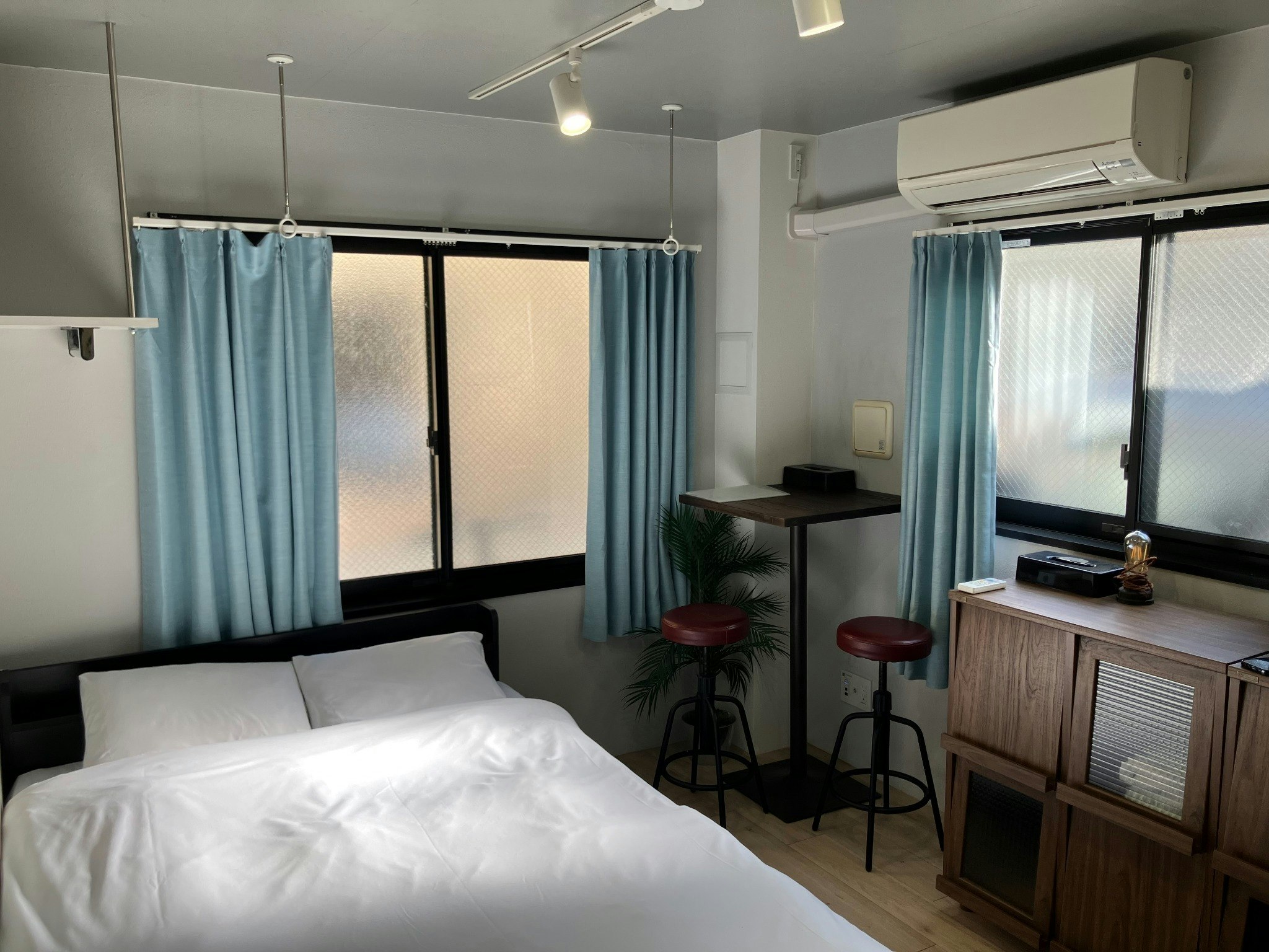 お洒落なワンルーム/JR山手線駒込駅徒歩3分/ダブルベッド/無料WiFi