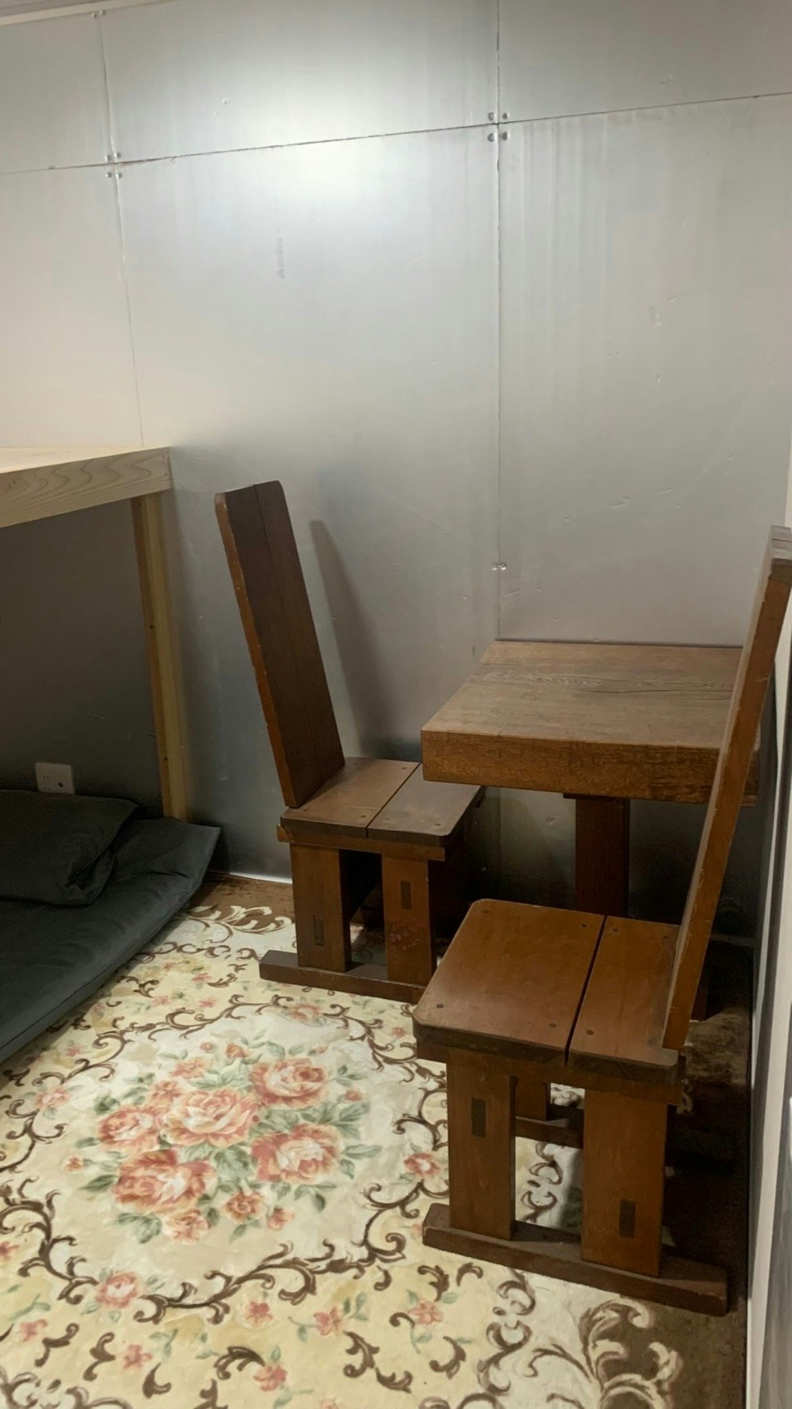 個室(専用シャワールームあり)