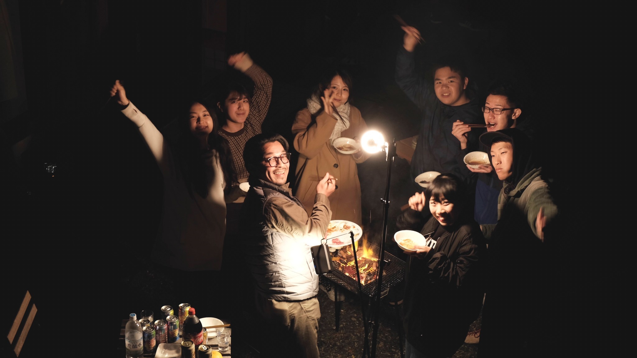 You can enjoy barbecuing in front of the house. We can provide barbecue tools for a fee. However, please finish by 21:00 which might inconvenience the neighborhood. 家の前でバーベキューなどもお楽しみ頂けます。道具の貸し出し(有料)も行っておりますのまた、近隣の迷惑にならないように21時まででお願いいたします。