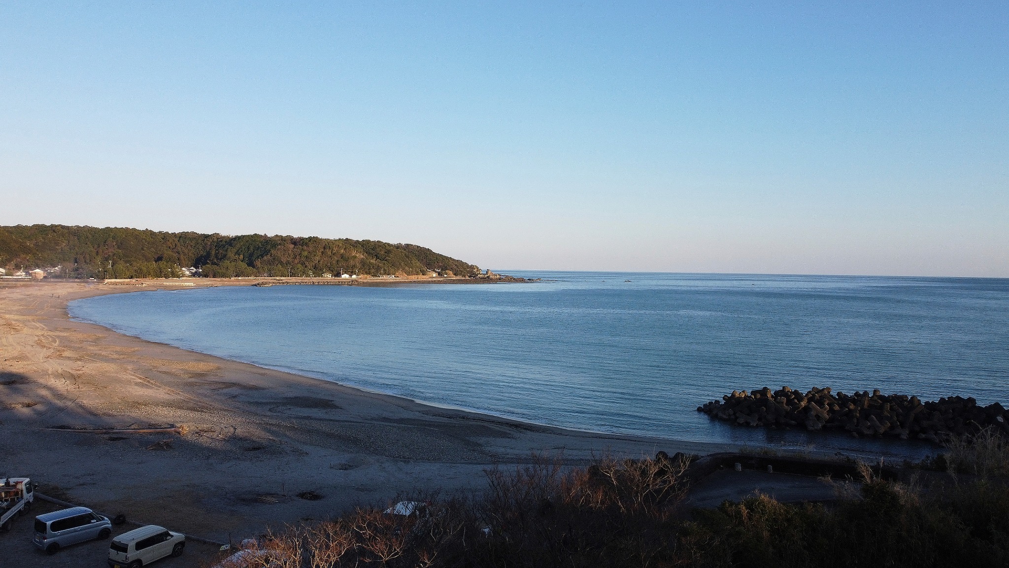  2-minute walk from our house,  you can enjoy the beautiful  views of the Pacific Ocean. 施設から徒歩2分で、太平洋の美しい景色を楽しめます。