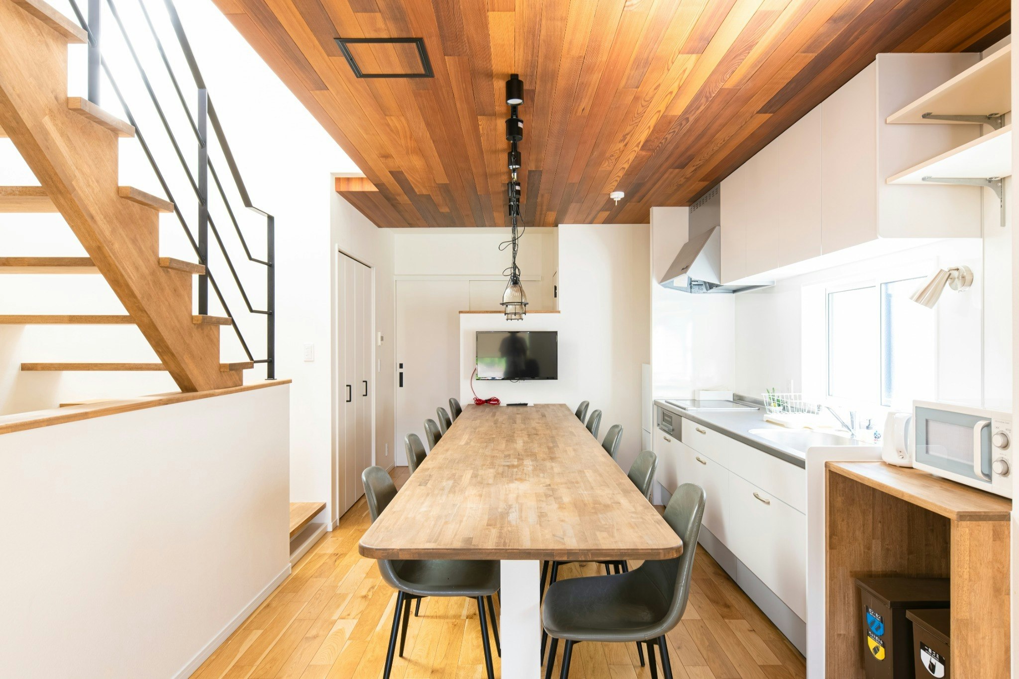 11棟貸し(最大7名)|屋上ジャグジーで極上体験|和室&広々LDKで快適ロングステイ