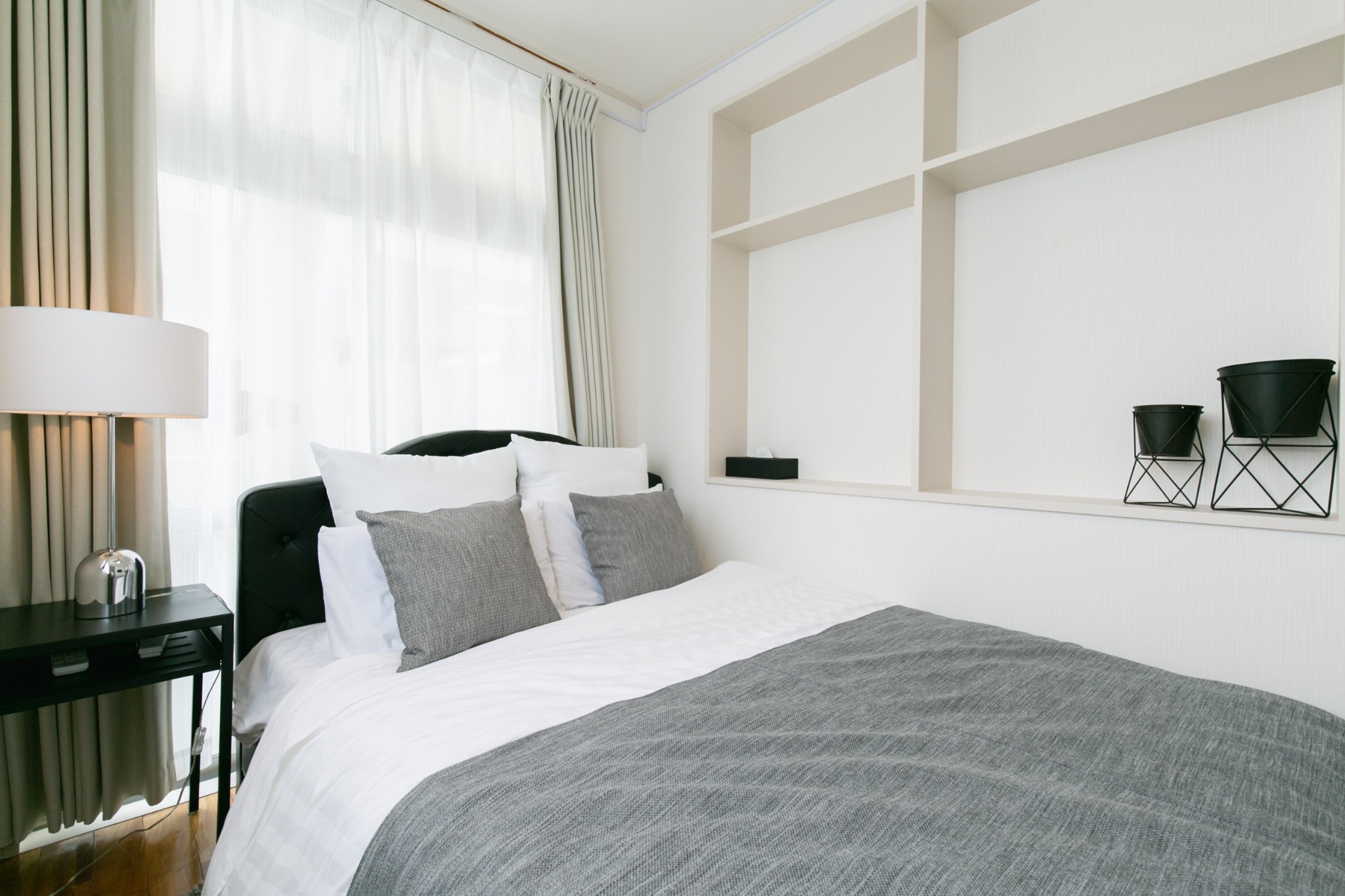 BED ROOM 2 (Double Bed×1)