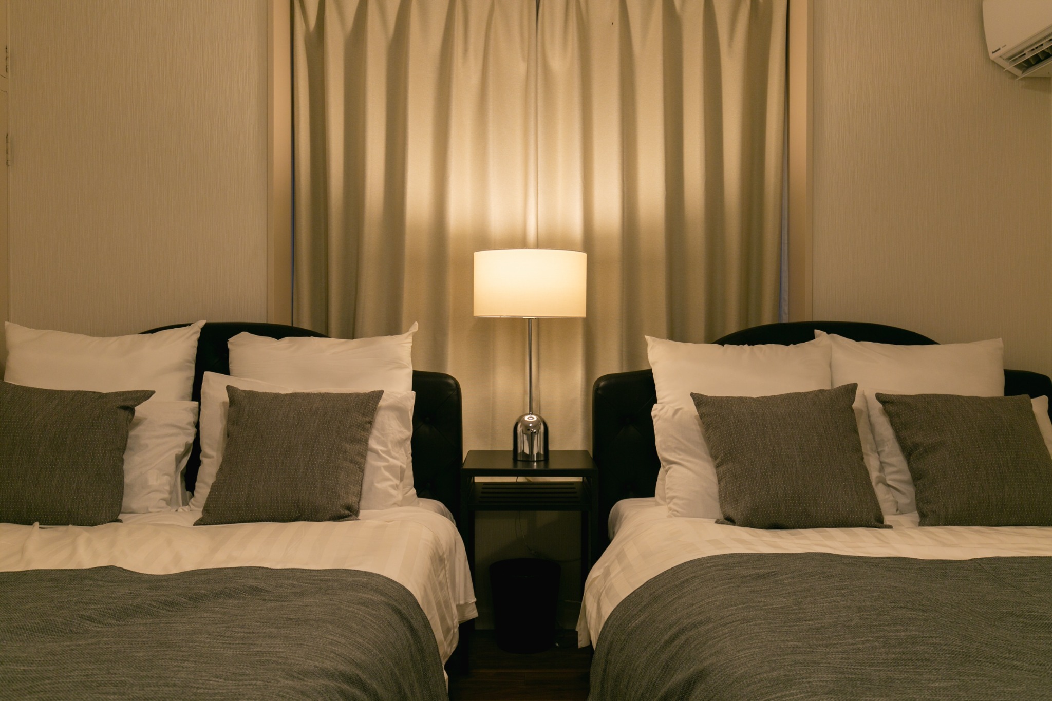 BED ROOM 1 (Double Bed×2)