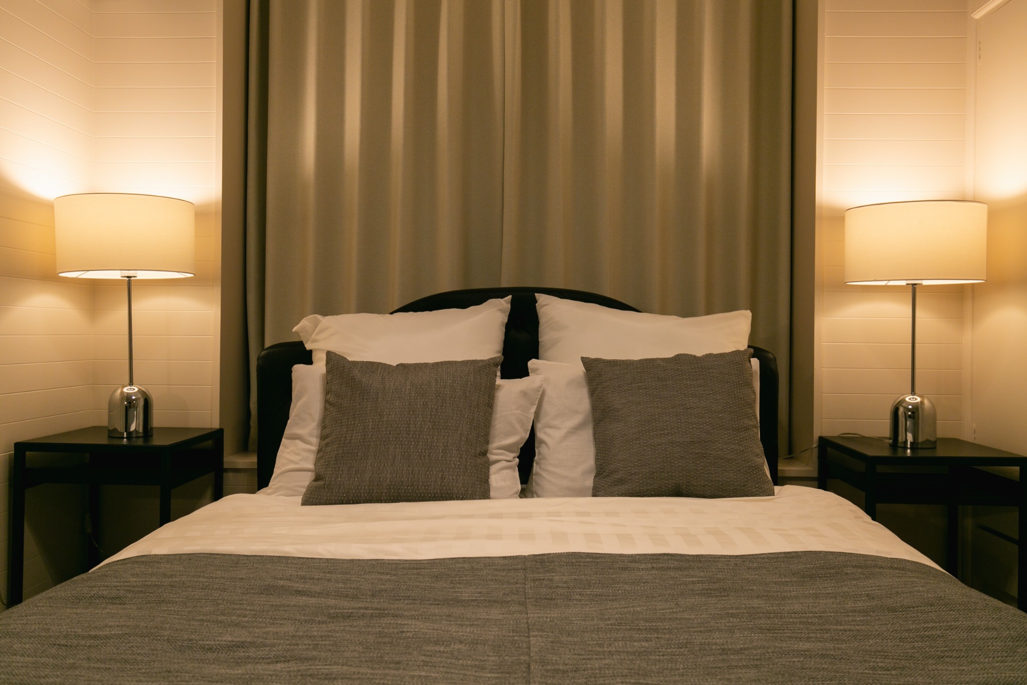 BED ROOM 3 (Double Bed×1)