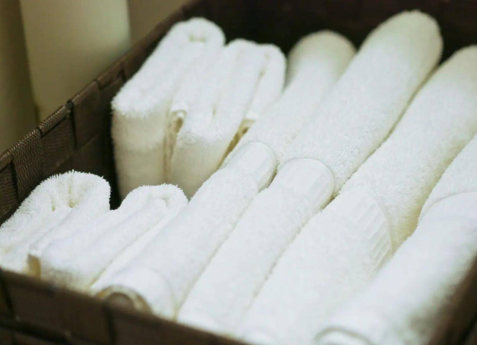 1 towel set ( bath towel and face towel) is prepared for per person. おひとり様につきバスタオルとフェイスタオルを1枚ずつご用意いたします。
