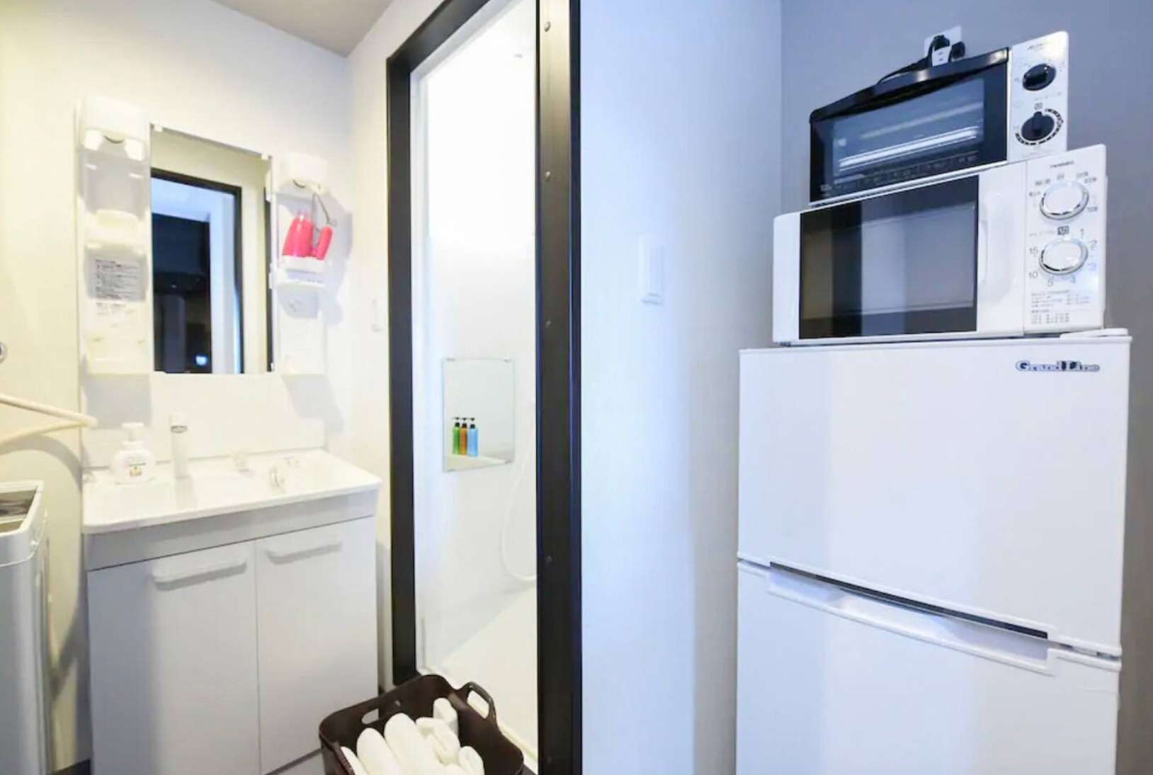 キッチンとバスルーム