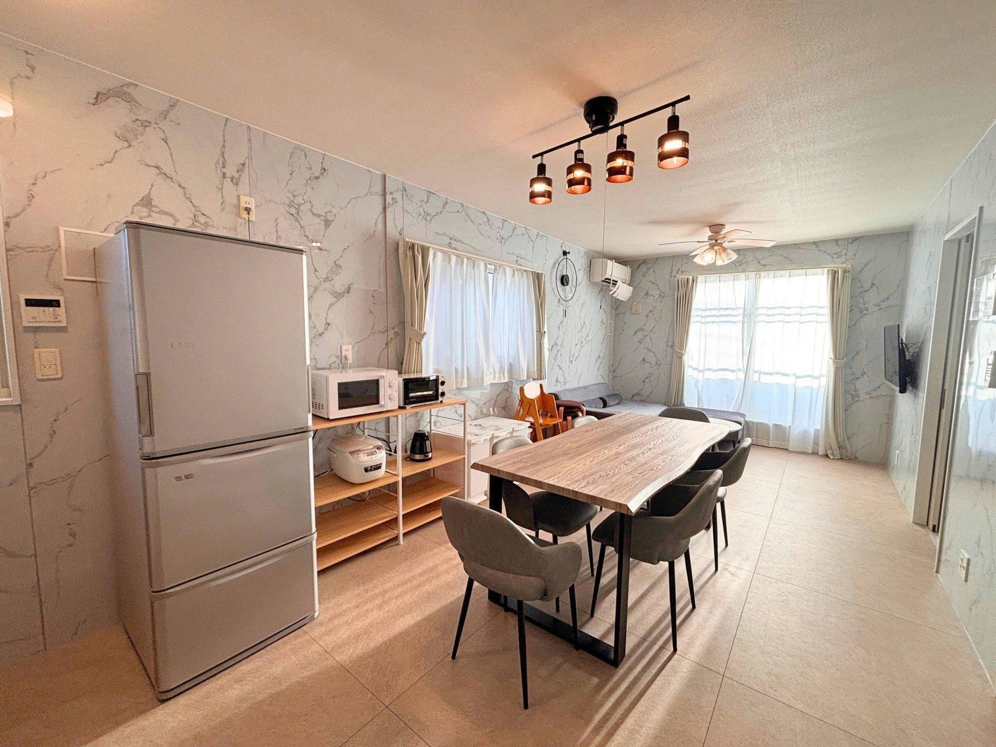 グランディオーソ沖縄ヴィラ恩納3F/青の洞窟至近/ビーチ目前/広々4LDK