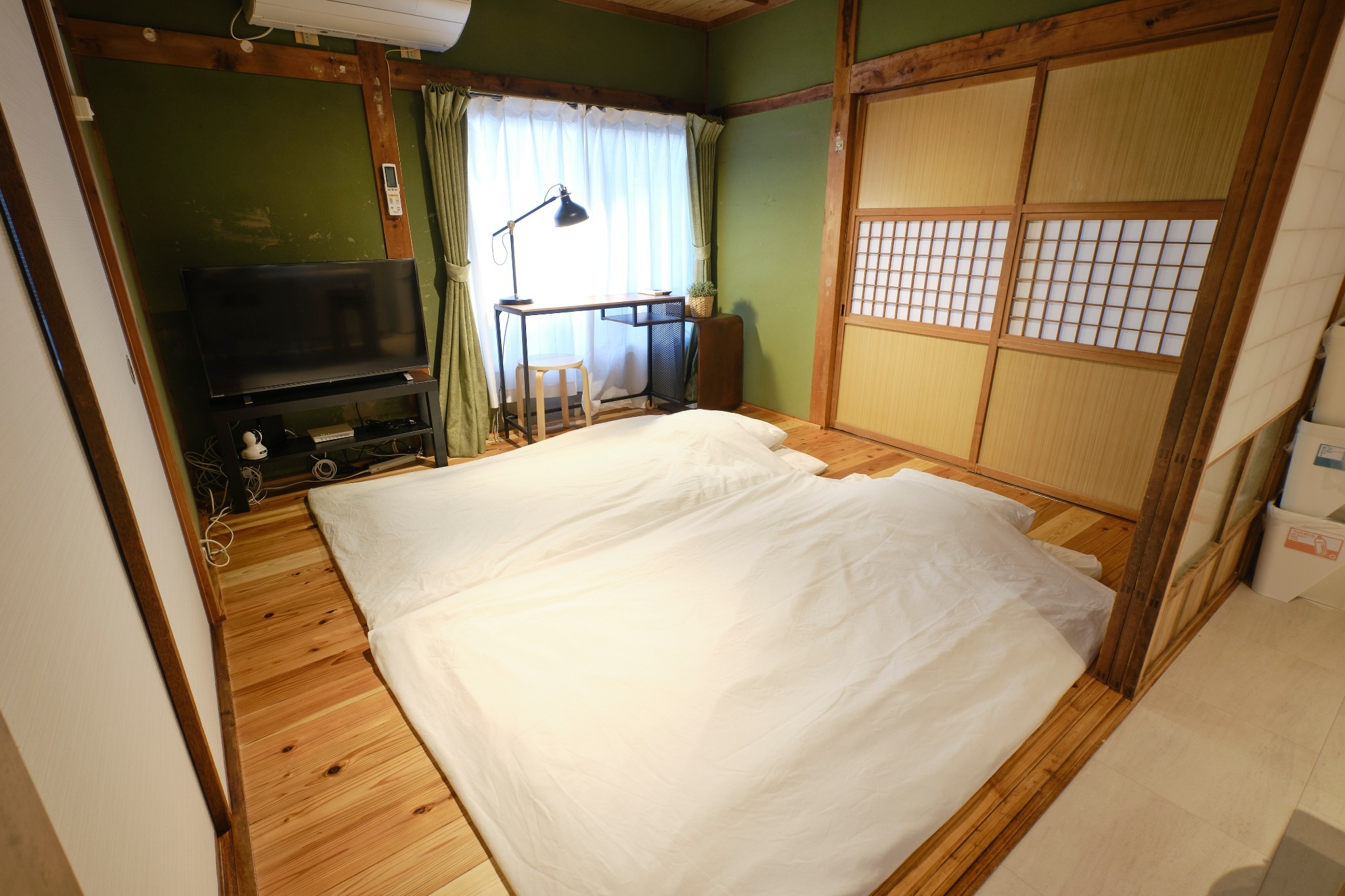 When 5 or 6 people come, please use the living room.56名でお越しの際は、リビングをご利用ください。